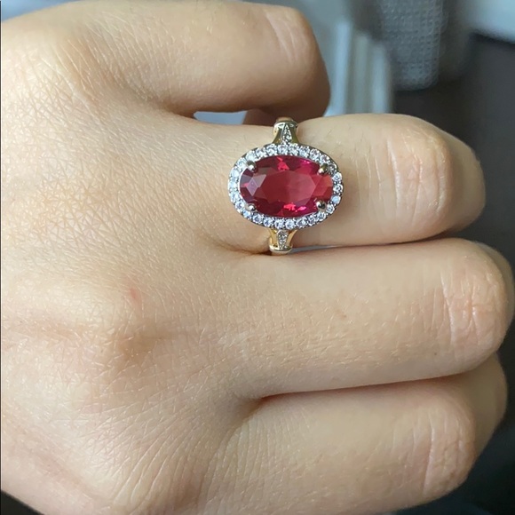 Gorgeous 18k Gold plated oval cut ruby ring - Picture 5 of 9